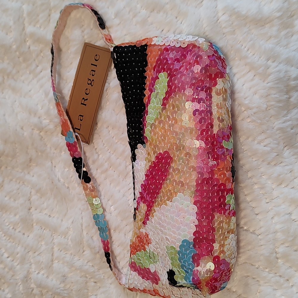 La Regale wristlet bag